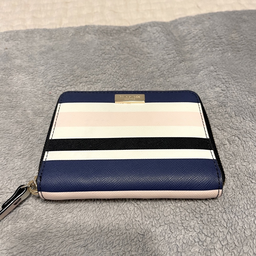 Brand new, never used Kate Spade Wallet
